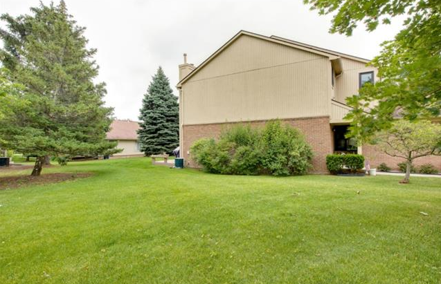 Condos for sale in Hampton on the Green Rochester Hills MI 